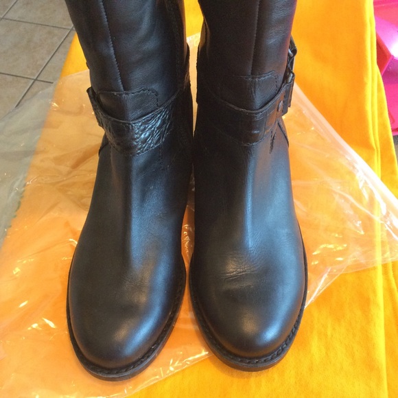 Vince Camuto VC-Fantastic Black Leather Riding Boots Size 9B/39, Pre-owned - Picture 11 of 16